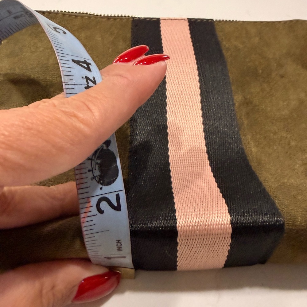 NWOT Neiman Marcus Beauty Event Olive Tote Bag with Matching Cosmetic Bag - Picture 8 of 11